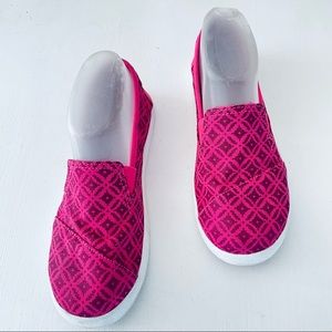 Toms pink sneakers size Y4